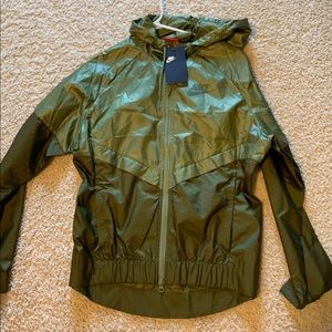 Nike windrunner Small women's